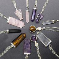 Colgante de Manos Curativas de Piedras Preciosas - Ojo de Tigre