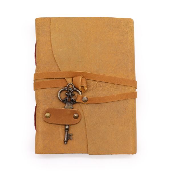 Cuaderno de Cuero Claro con Llave