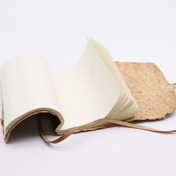 Cuaderno de viaje en piel enrollada - Natural