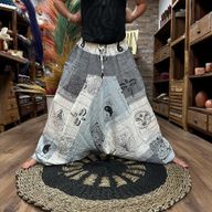 Pantalones para Yoga y Festivales - Estampado Aladino del Himalaya - Gris