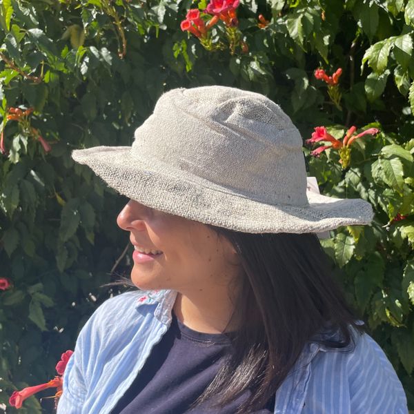 Sombrero de Festival Boho de Cáñamo y Algodón con Parches y Alambres - Natural