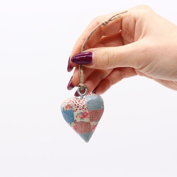 Corazones de Madera Decorativos Pequeños: Cuadros azules y rojos