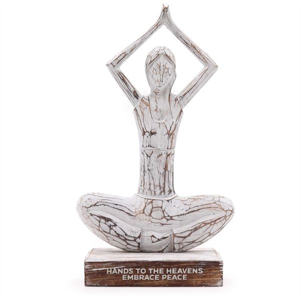 Mujer de yoga de madera - Postura de manos en alto - "Manos al cielo, abraza la paz"
