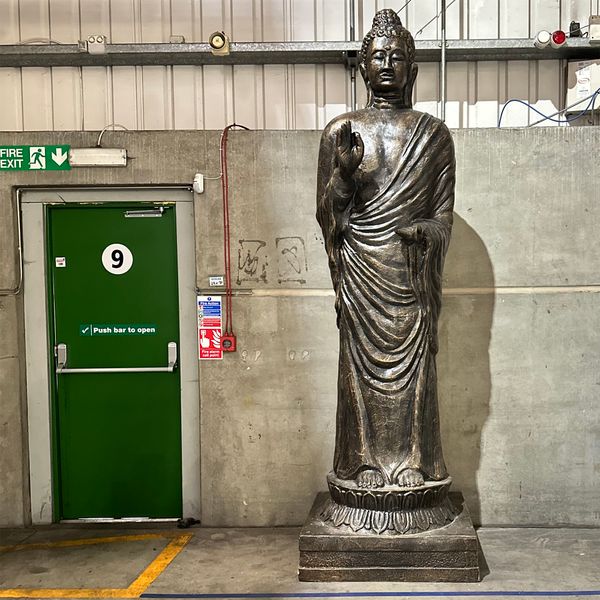 Estatua de Buda Dorado Antiguo Alto de Pie