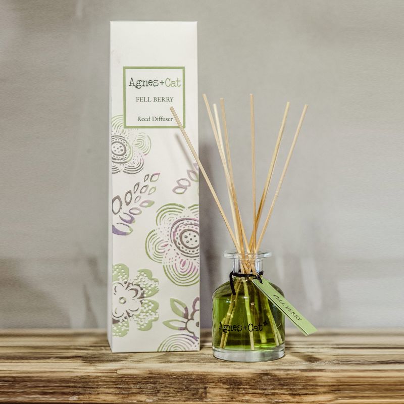 Caja de Difusores de varillas de 140 ml - Bayas Fell