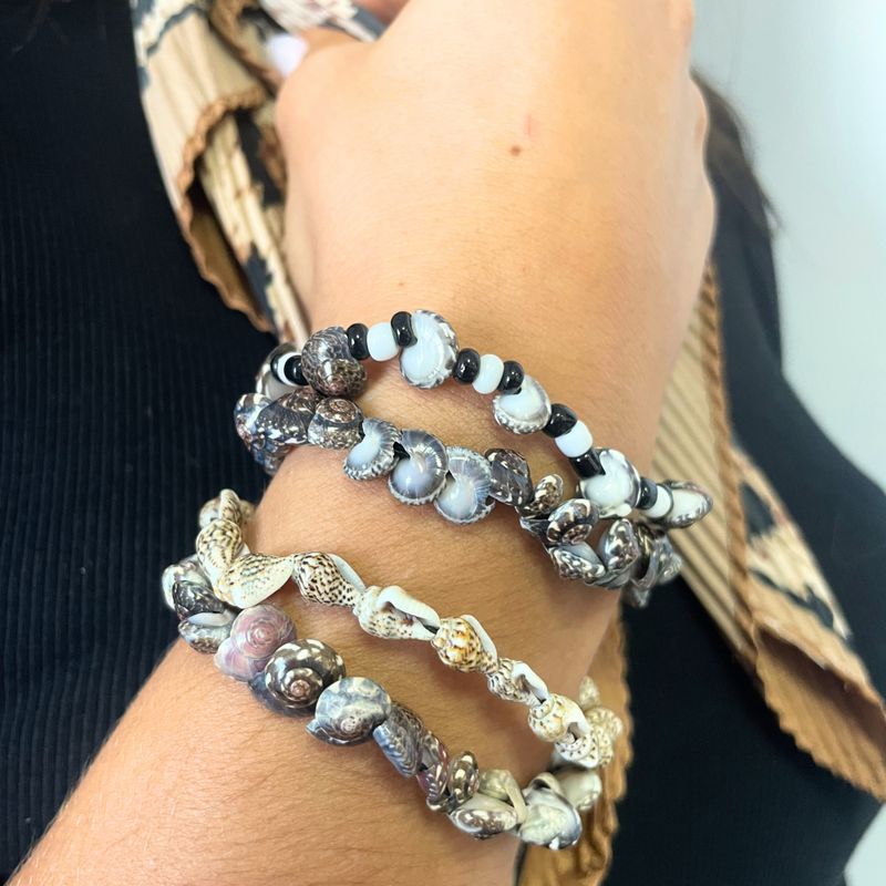 Pulseras de Amistad Hechas a Mano - Conchitas Tiny Besti de Playa (varios)