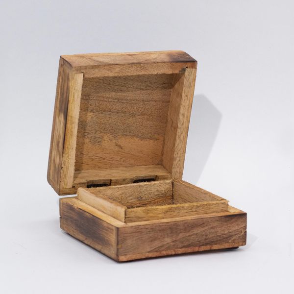 Caja Cuadrada Mediana 13,5 x 13,5 x 6 cm - Sol & Luna