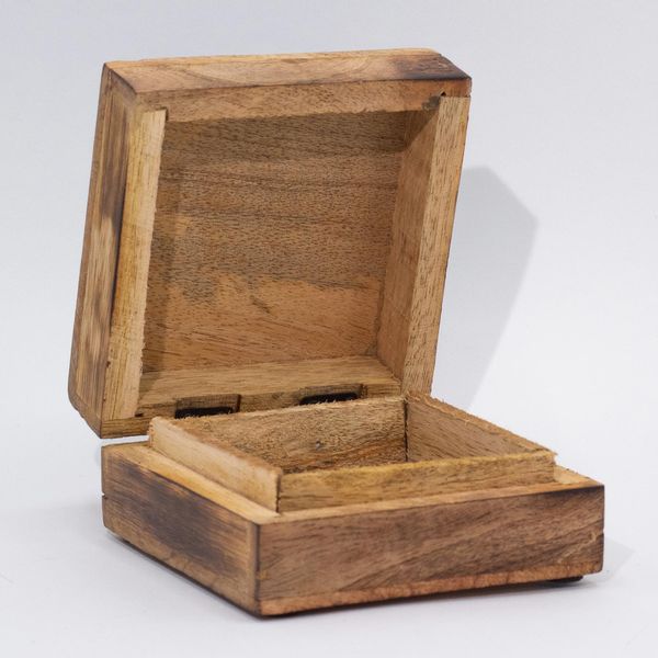 Caja Cuadrada Grande 15 x 17,5 x 8 cm - León