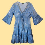 Vestido (M/L) - Nomad Sari - Diseño Peces Azul Marino y Dorado
