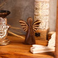 Angel de Madera de Mango Mediano - Decoración Dorada - 16cm