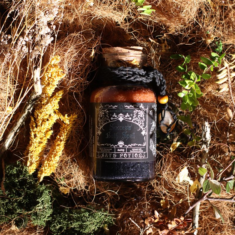 Poción de baño con hechizo de bruja antigua y amuleto de cristal de citrino - Éxito