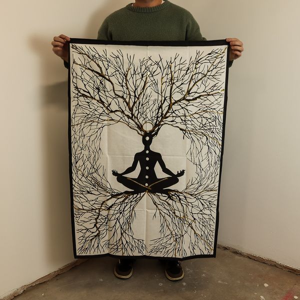 Arte de Pared de Algodón – Conexión con la Tierra del Chakra