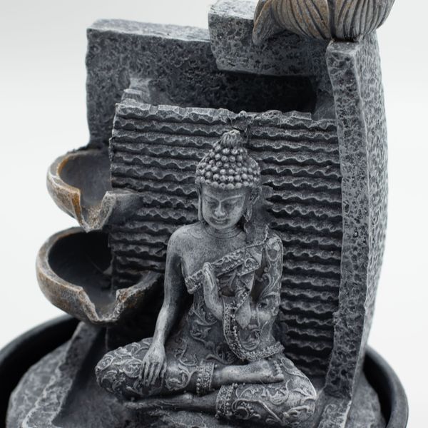 Fuente de Agua de Sobremesa – 19x19x28 cm – Buda, Flor de Loto y Vasijas en Cascada