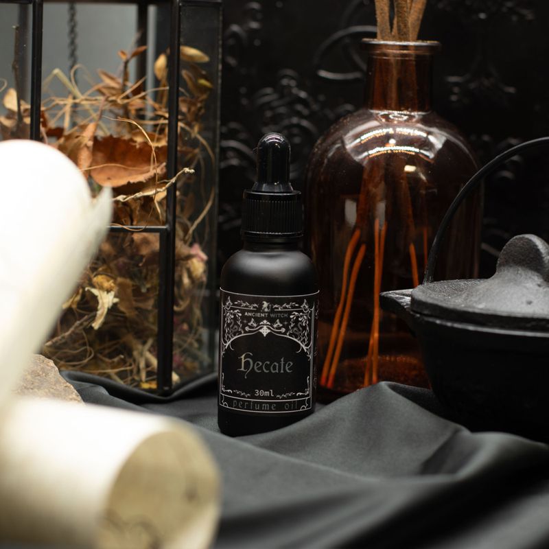 Aceite perfumado de bruja ancestral - Hécate