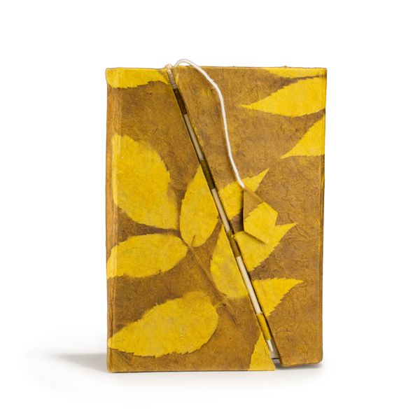 Cuaderno Mediano Lokta Bold Floral - Con Cierre De Bambú (15x12cm) - 45 Hojas - Marrón Mostaza