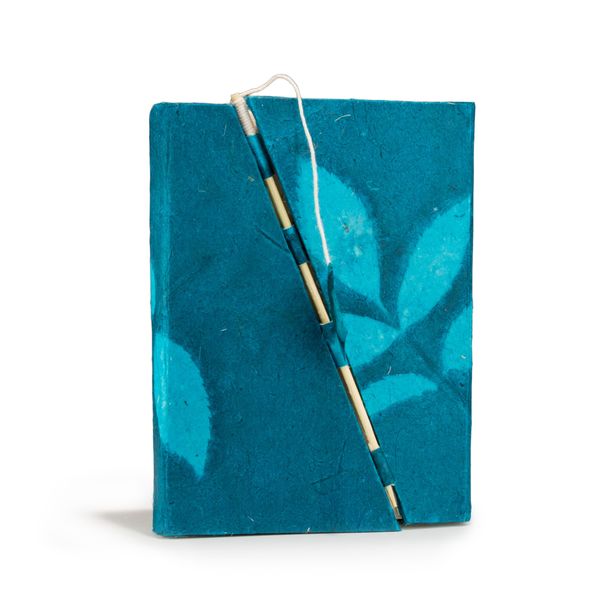 Cuaderno Mediano Lokta Bold Floral - Con Cierre De Bambú (15x12cm) - 45 Hojas - Azul Medianoche