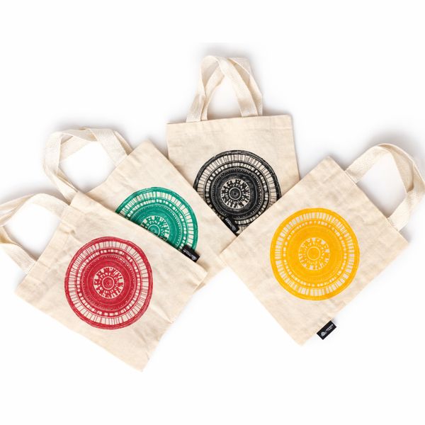 Bolsa de regalo tipo tote mini icónica - Urban Mandala (4 colores surtidos) - (25x18 cm) - Natural 4oz