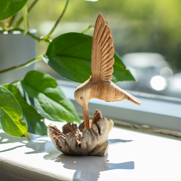 Figura de Madera Tallada a Mano - Elefante  - Colibrí