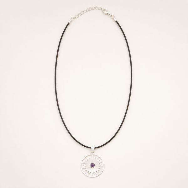 Colgante Esotérico de la India - Plateado con baño de plata (cordón de 45 cm) - Amatista para la adoración del Sol