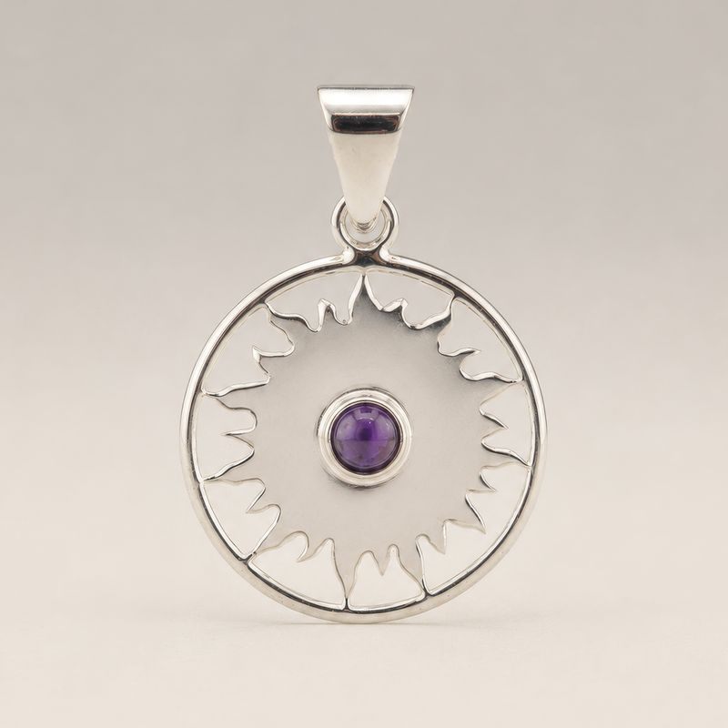 Colgante Esotérico de la India - Plateado con baño de plata (cordón de 45 cm) - Amatista para la adoración del Sol