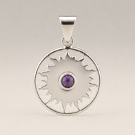 Colgante Esotérico de la India - Plateado con baño de plata (cordón de 45 cm) - Amatista para la adoración del Sol