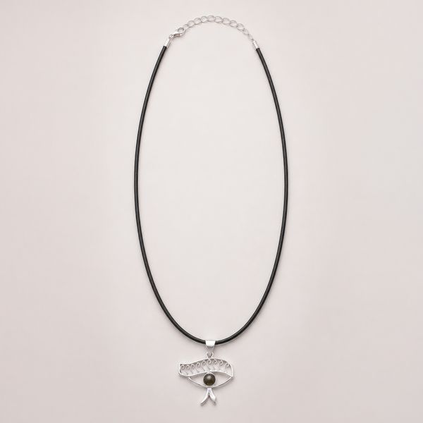 Colgante Esotérico de la India - Plateado con baño de plata (cordón de 45 cm) - Ojo Cleopatra - Iolita