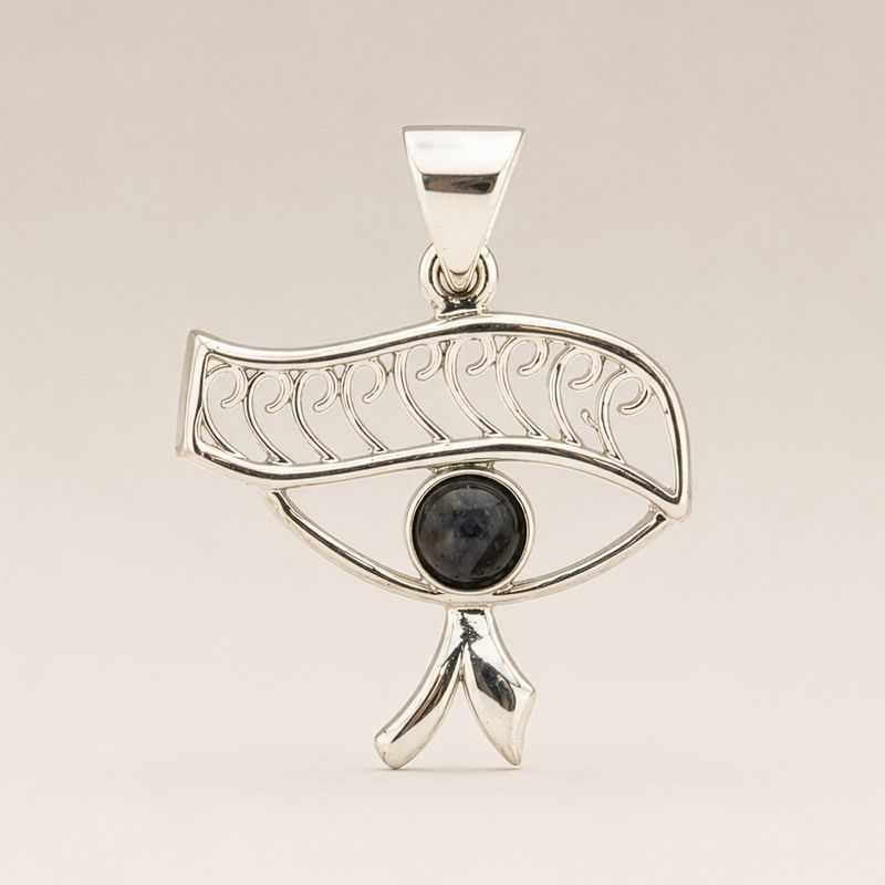 Colgante Esotérico de la India - Plateado con baño de plata (cordón de 45 cm) - Ojo Cleopatra - Iolita