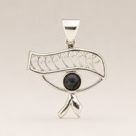Colgante Esotérico de la India - Plateado con baño de plata (cordón de 45 cm) - Ojo Cleopatra - Iolita