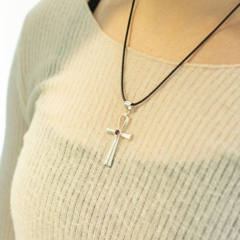 Colgante esotérico de la India - Plateados (cordón de 45 cm) - Símbolo Ankh de la vida eterna