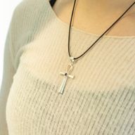 Colgante esotérico de la India - Plateados (cordón de 45 cm) - Símbolo Ankh de la vida eterna