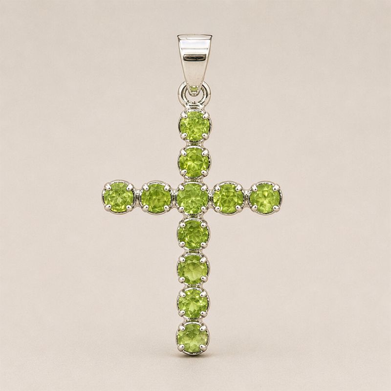 Colgante esotérico de la India - Baño de plata (cadena de 45 cm) - Crucifijo de peridoto