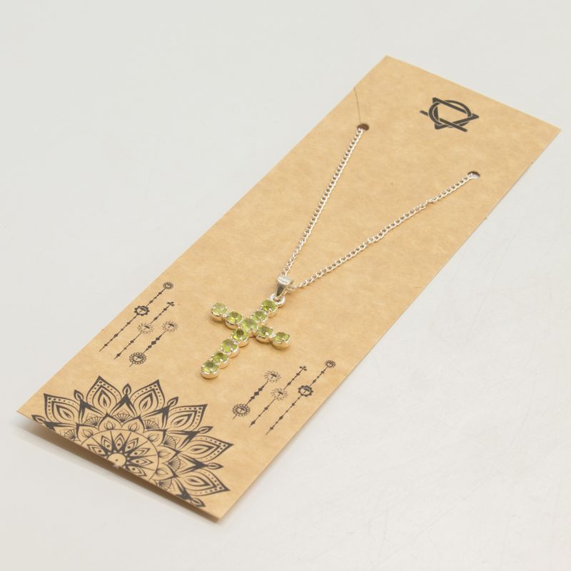 Colgante esotérico de la India - Baño de plata (cadena de 45 cm) - Crucifijo de peridoto