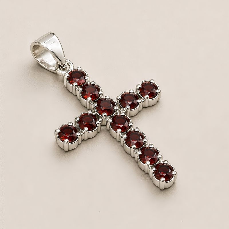 Colgante esotérico de la India - Plateado (cadena de 45 cm) - Crucifijo de granate