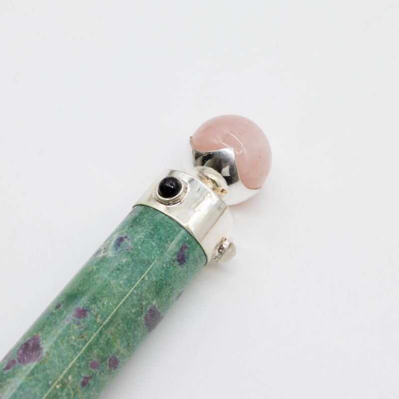 Varita de Energía Corazón Verde - cuarzo rosa, rubí y fucsia en la punta - 23 cm