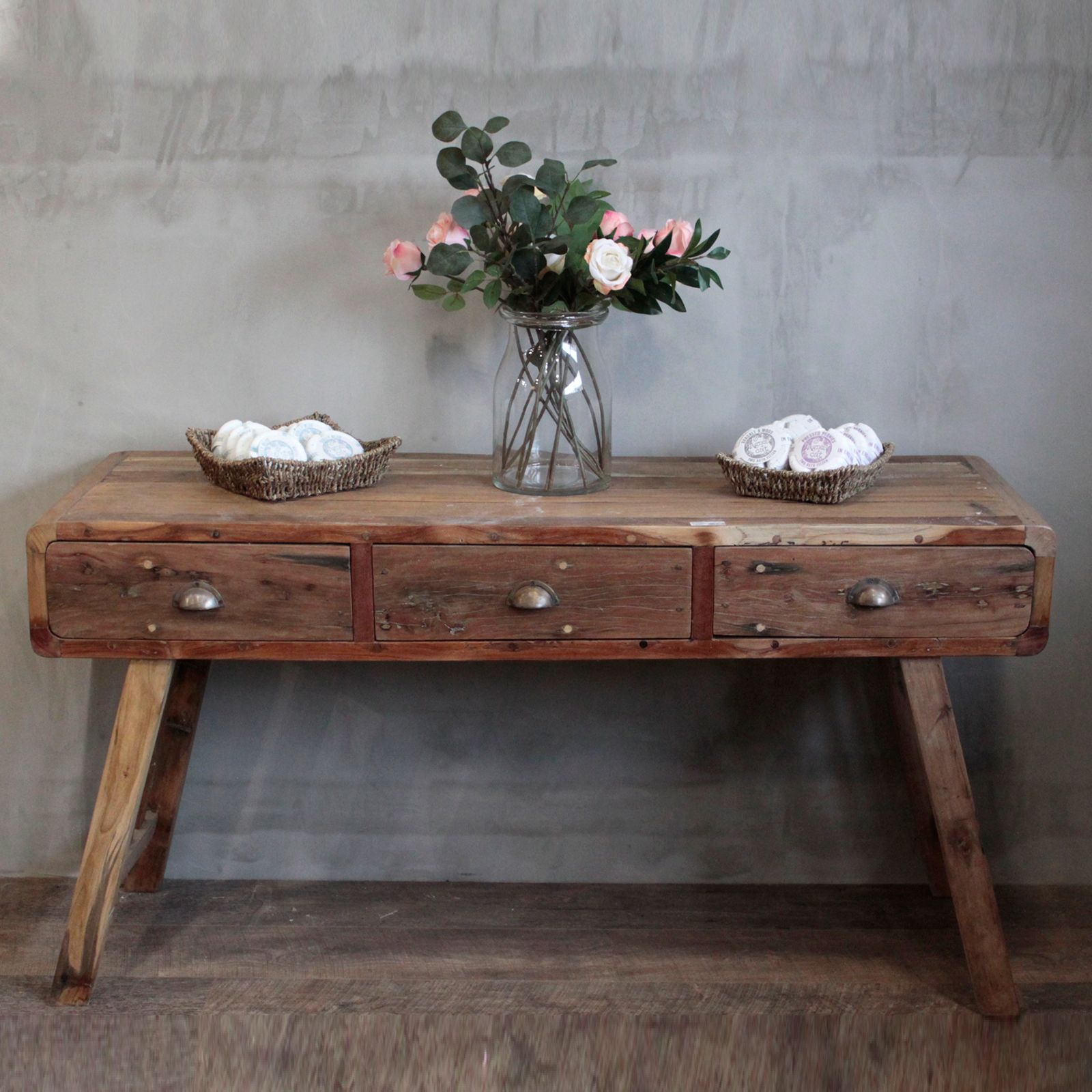 Muebles de Madera Reciclados de Bali