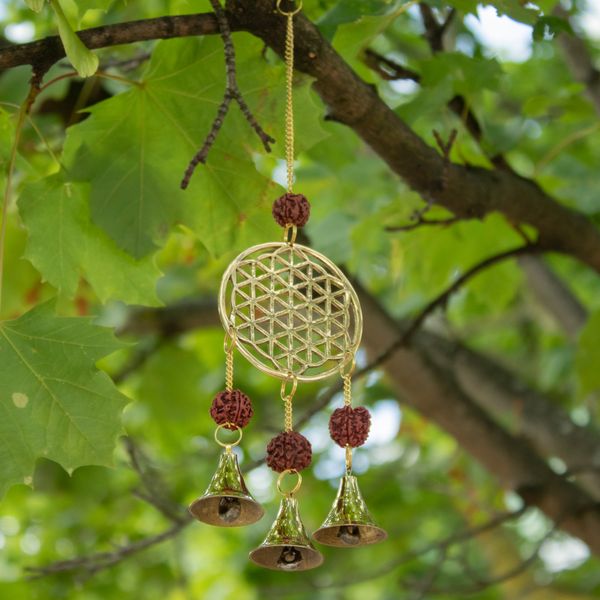 Carillón Indio - Flor de la Vida de Latón con Cuentas Rudraksha - 3 Campanas - 6x27cm