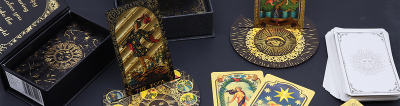 Conjunto de caja de regalo para cartas del tarot con caja rosa y foil rubí - con folleto