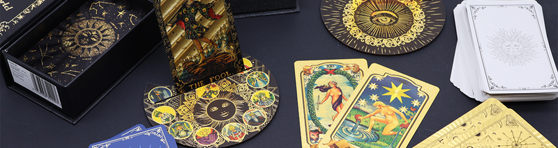 Conjunto de caja de regalo para cartas del tarot con caja rosa y foil rubí - con folleto