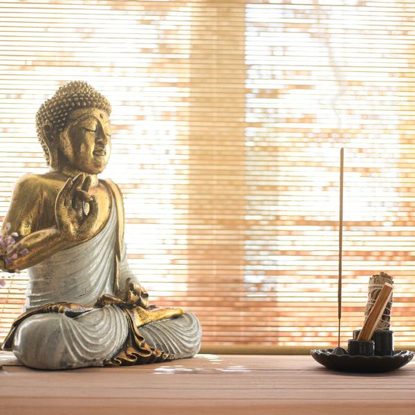 Buda Blanco y Dorado - Extra Grande 40 cm - Mudra de Abhaya (Sin Miedo)