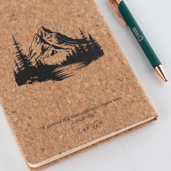 Cuaderno de Intenciones - Pantalla LCD para limpieza - Efecto cuero de corcho - Hoja de latón - 80 hojas