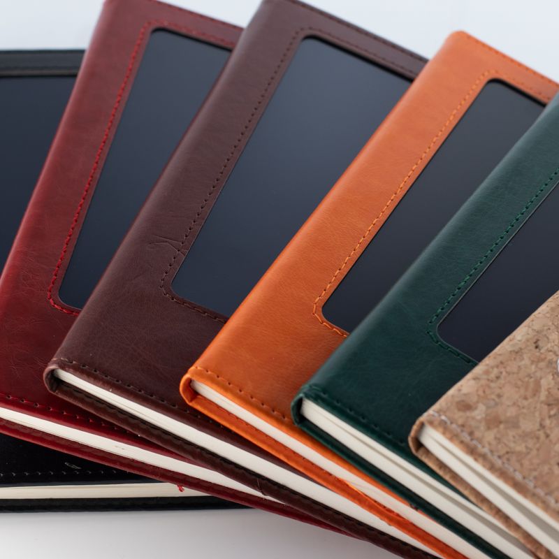 Cuaderno de Intención - Pantalla LCD que se limpia - Efecto cuero de corcho - Hoja de latón - 80 hojas