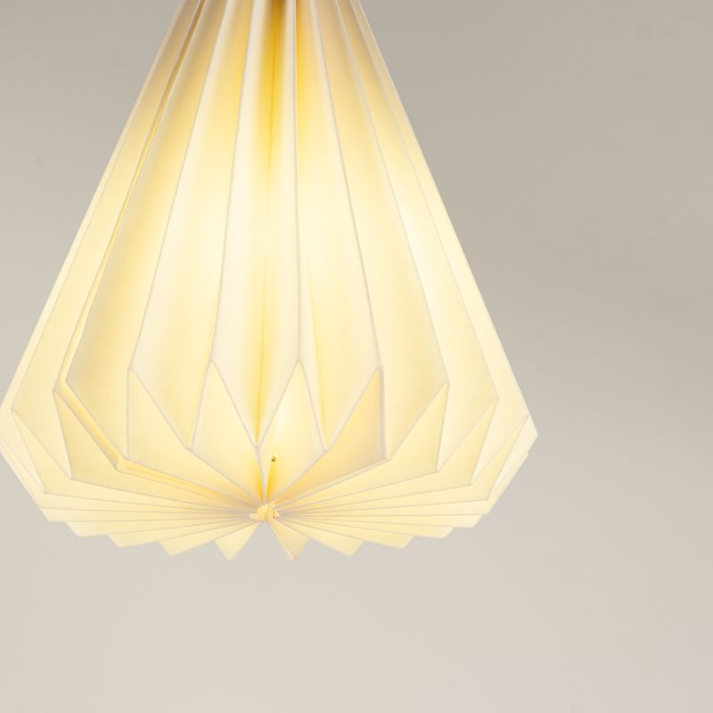 Pantalla de papel geométrica en forma de cono