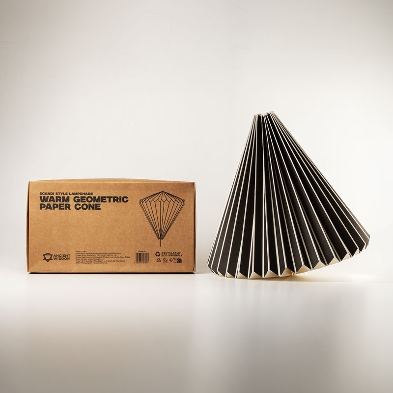 Pantalla de papel cónica con diseño geométrico cálido