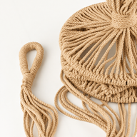 Macetero colgante de macramé grande – Camal