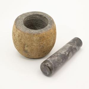 Reventa de mortero y maja de piedra natural