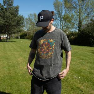 Mayorista de camisetas artesanales Nomad Sari para revender