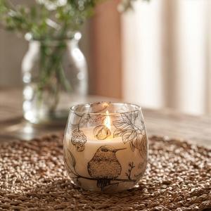 Reventa de velas en frascos de vidrio