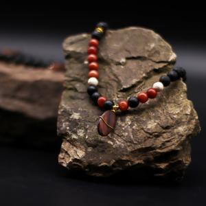 Collares de esencia volcánica al por mayor